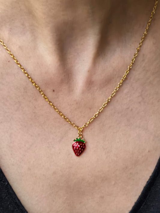 collier  pendentif fraise